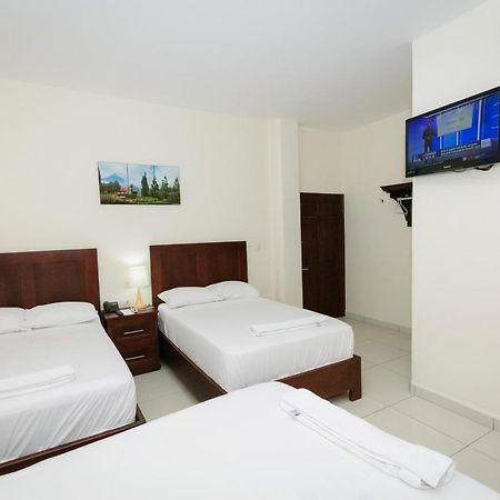 Hotel Mediterraneo Inn Santa Rosa de Lima Kültér fotó