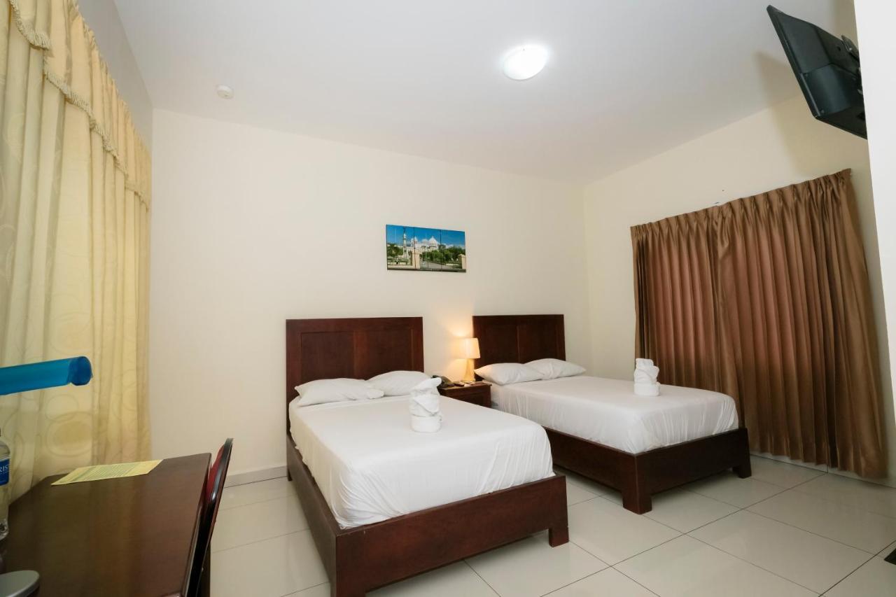 Hotel Mediterraneo Inn Santa Rosa de Lima Kültér fotó
