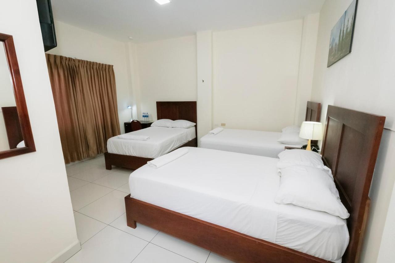 Hotel Mediterraneo Inn Santa Rosa de Lima Kültér fotó